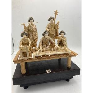 Magnificent Group In Japanese Ivory Representing Geishas Musicians