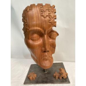 Sculpture Taille Directe En Bois De Poirier Représentant Une Partie De Visage 