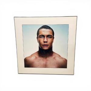 Grande photography représentant le rugby man Thierry Dusautoir par Denis Rouvre