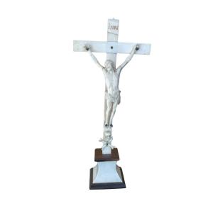 Crucifix en ivoire XVIII eme siècle