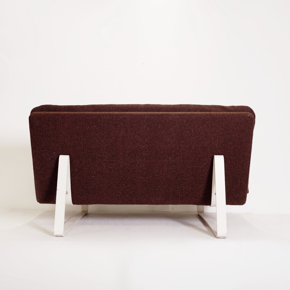 Canapé 2 places en revêtement marron et base blanche par Kho Liang Ie pour Artifort, 1968-photo-4