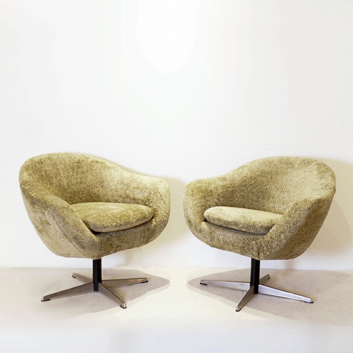 Pair Of Swivel Armchairs In The Overman Mfg Style, 1960s-photo-6