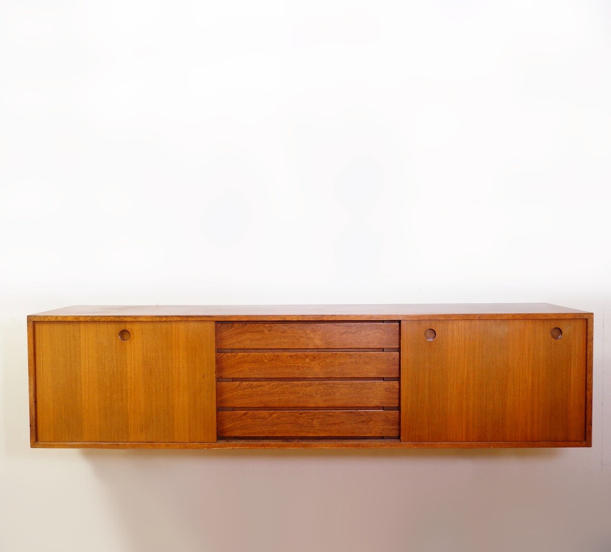 Longue commode murale - 1970