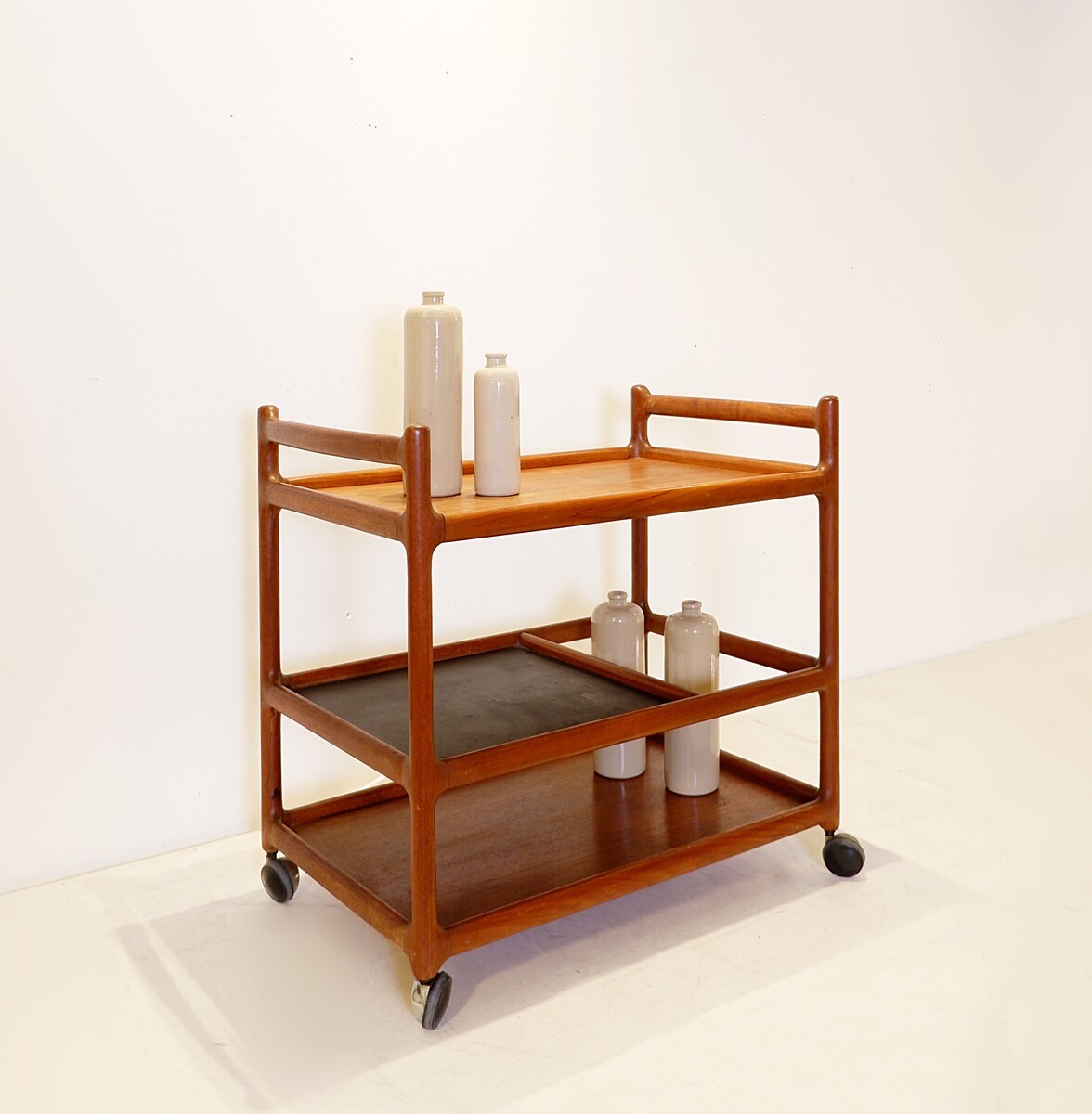 Desserte mid-century danoise par Johannes Andersen pour Silkeborg - 1960s