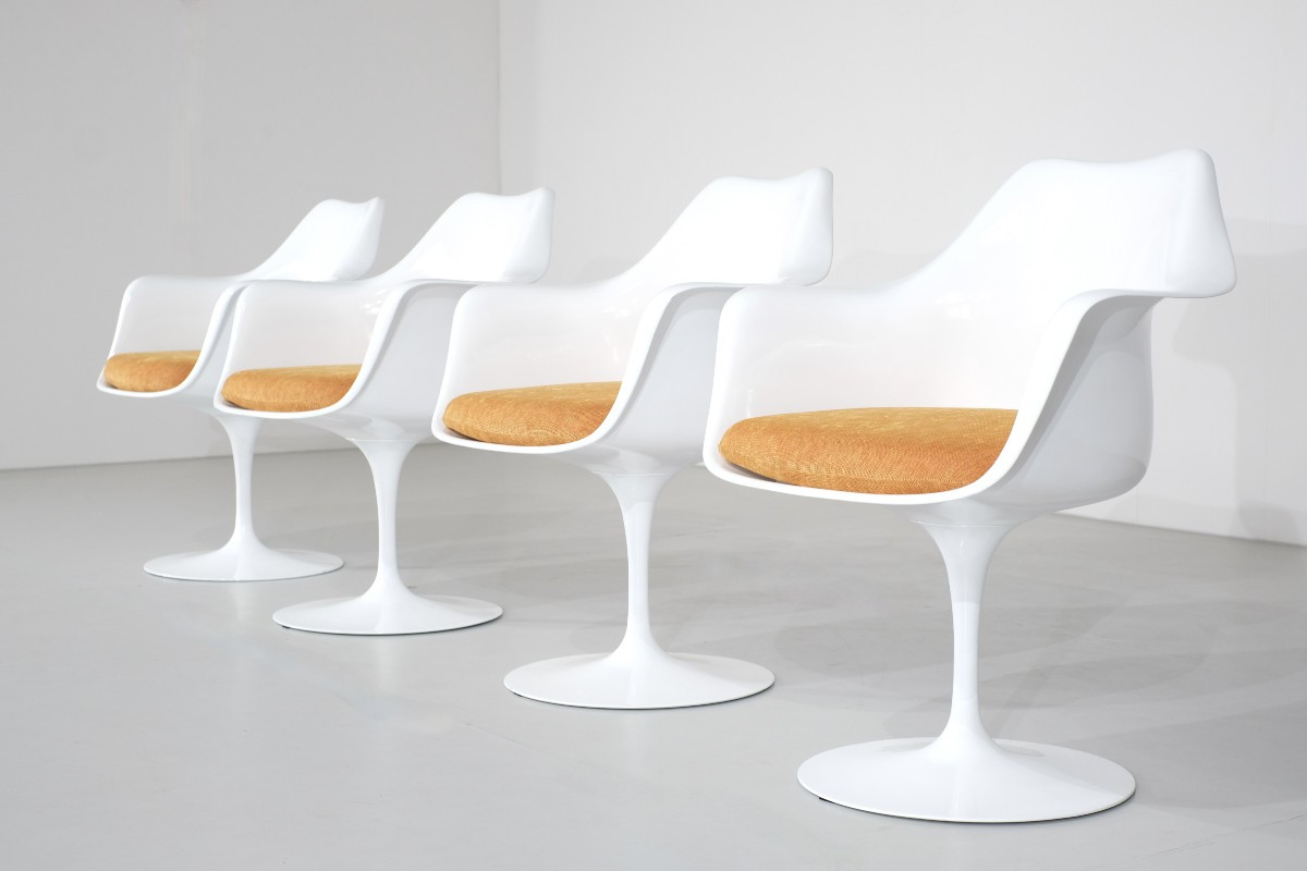 Set Of 4 Non-pivoting 'tulip' Chairs By Eero Saarinen For Knoll International - 1960s