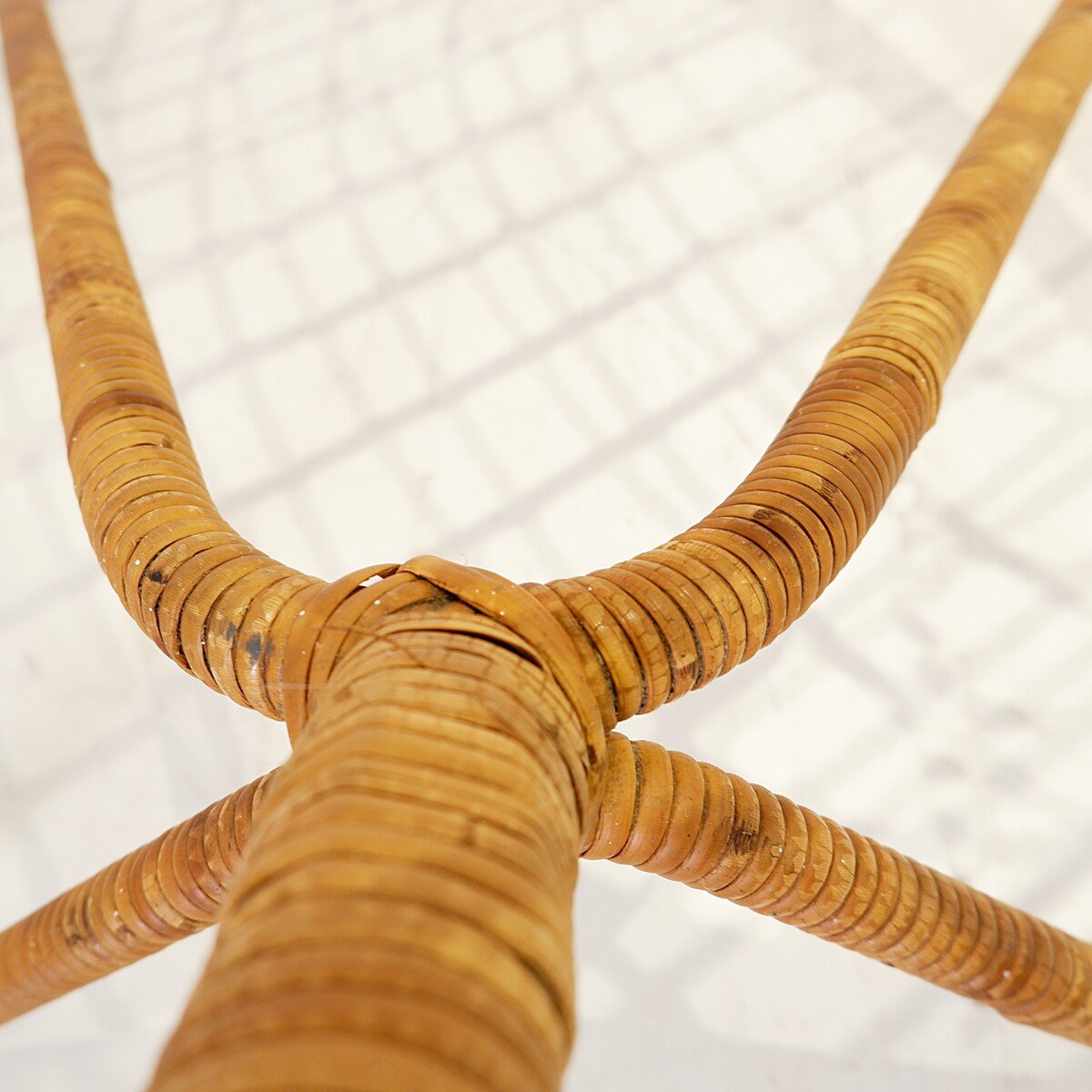 Fauteuil suspendu vintage en bambou et rotin avec structure en acier et rotin-photo-6