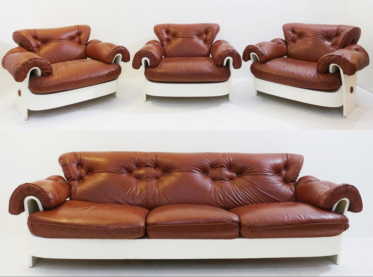 Set Of Italian Sofas And Armchairs In Leather And White Lacquered Wood