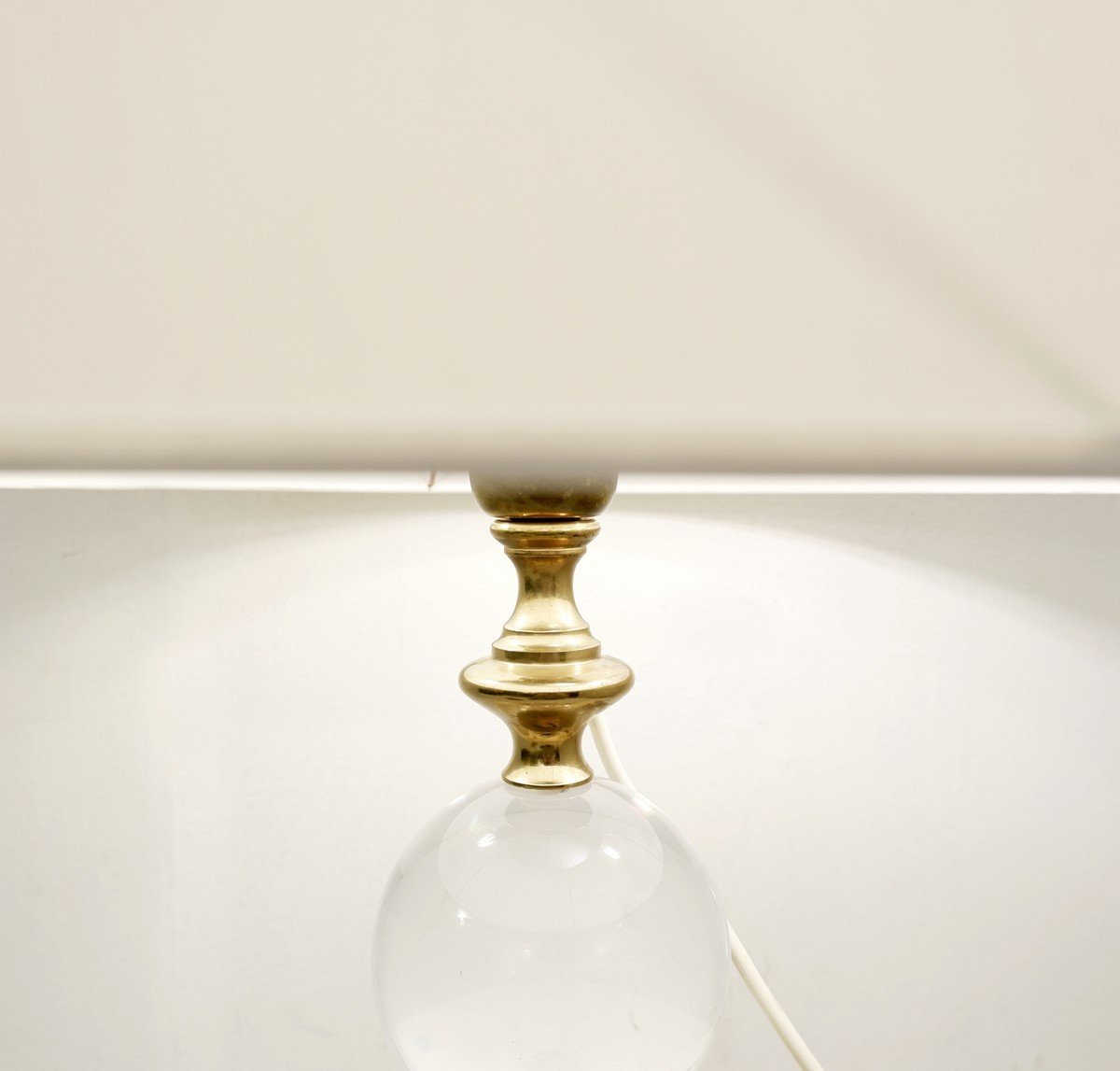 Table Lamp And Brass And Lucite - 3 Bulbs-photo-3