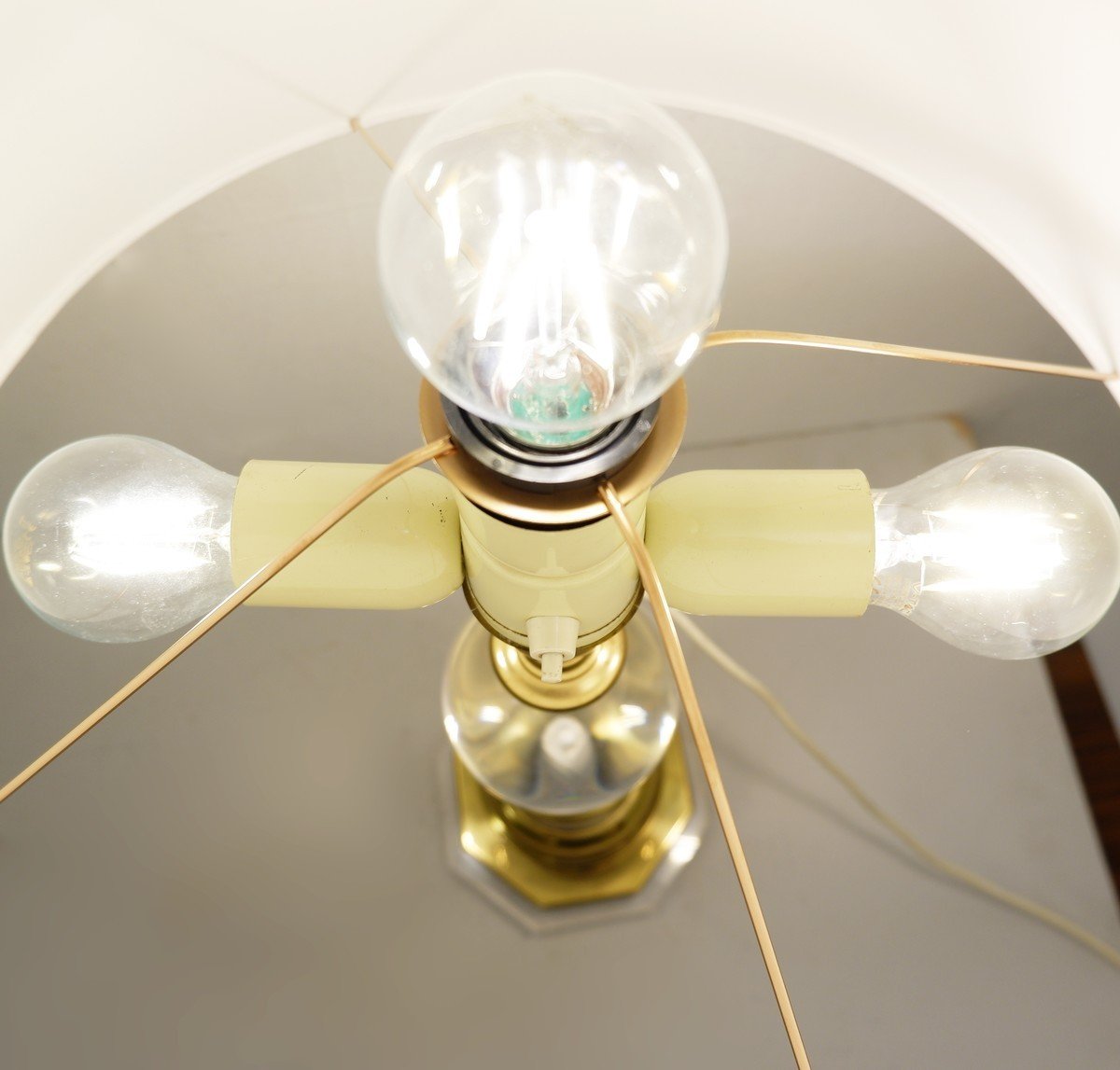 Table Lamp And Brass And Lucite - 3 Bulbs-photo-1