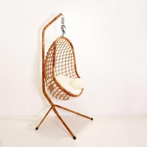 Fauteuil suspendu vintage en bambou et rotin avec structure en acier et rotin