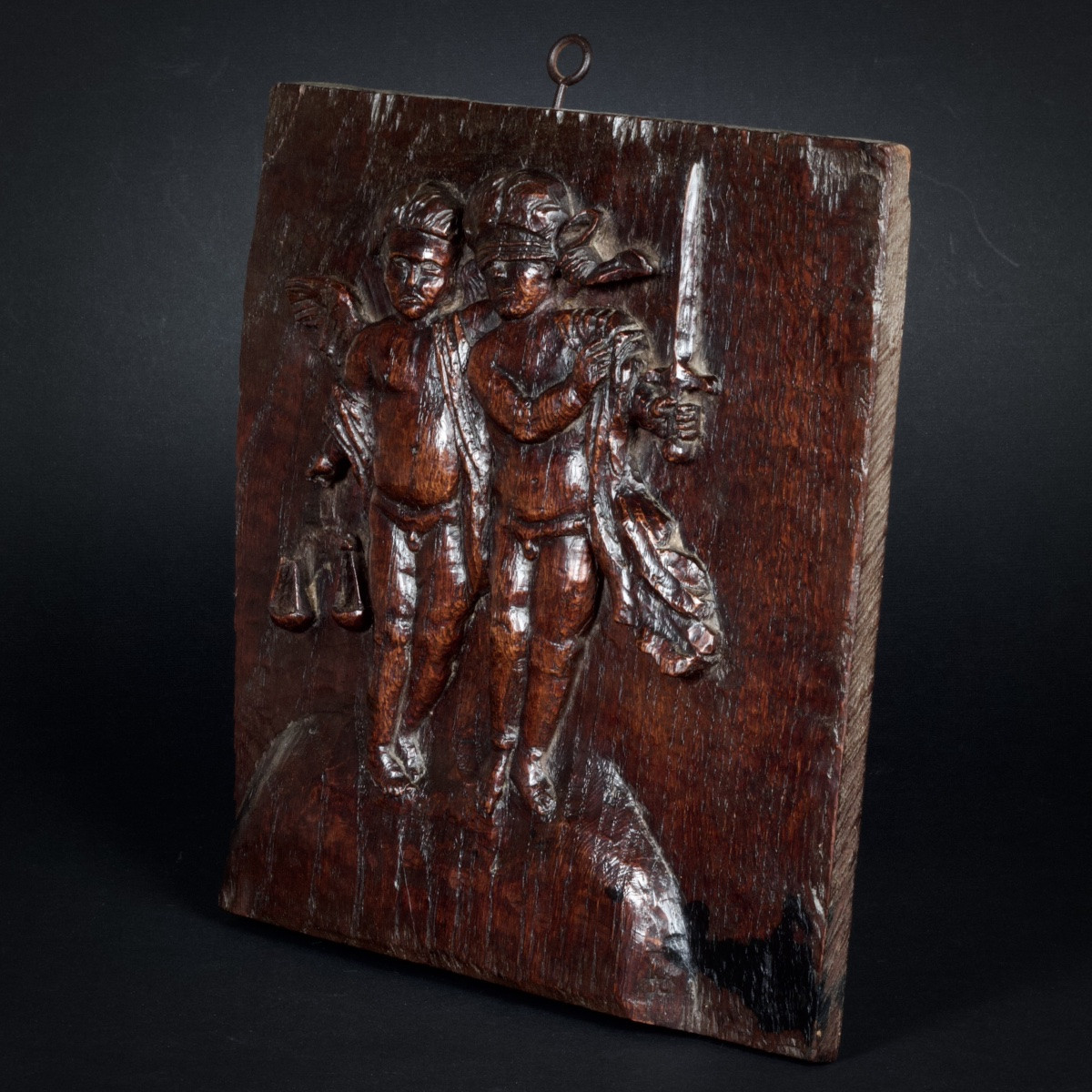 Small Carved Wooden Panel With Putti Bearing The Attributes Of Justice, 16th-17th Centuries-photo-2