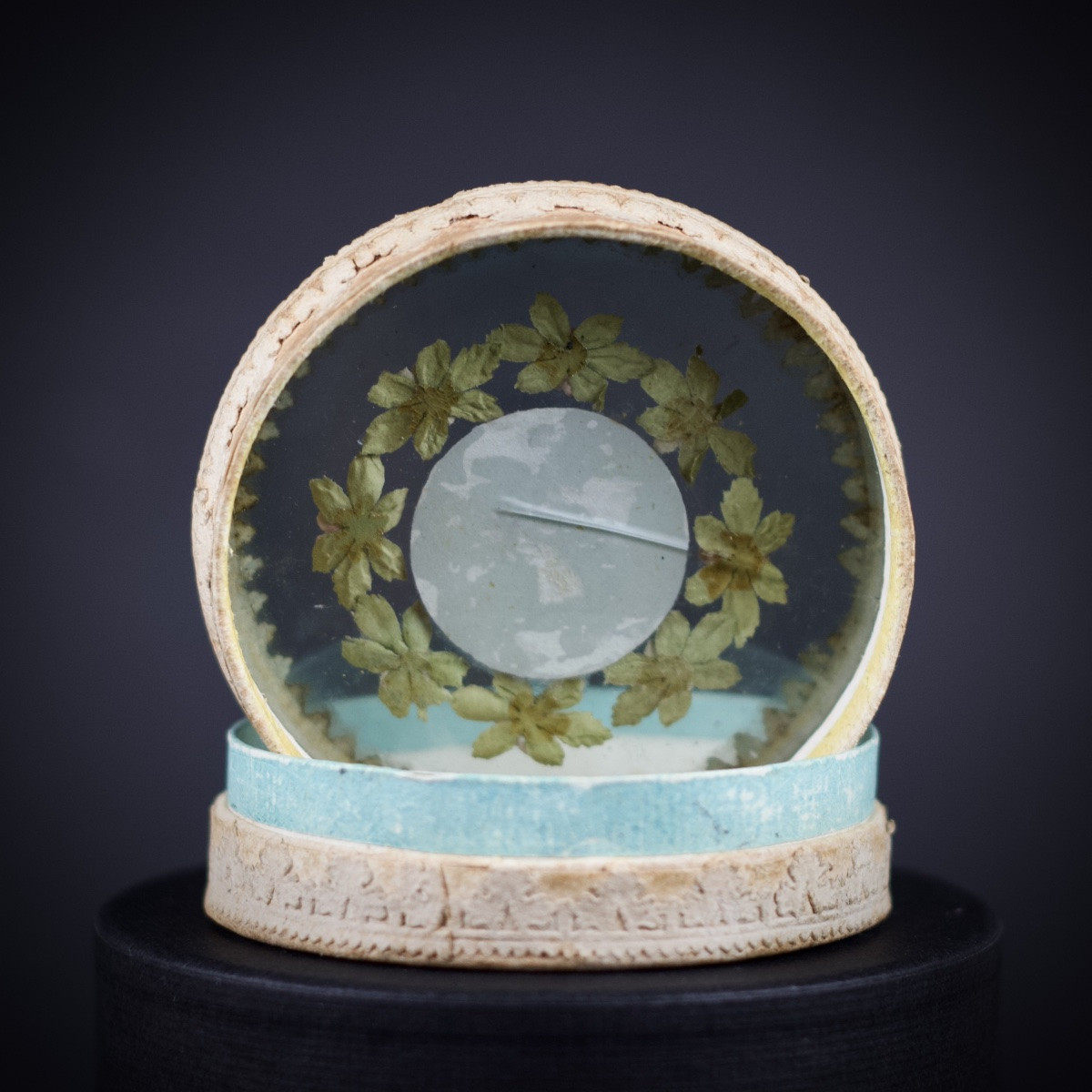 Small Lady's Box In Boiled Cardboard, Curved Glass And Artificial Flowers, 19th Century-photo-4