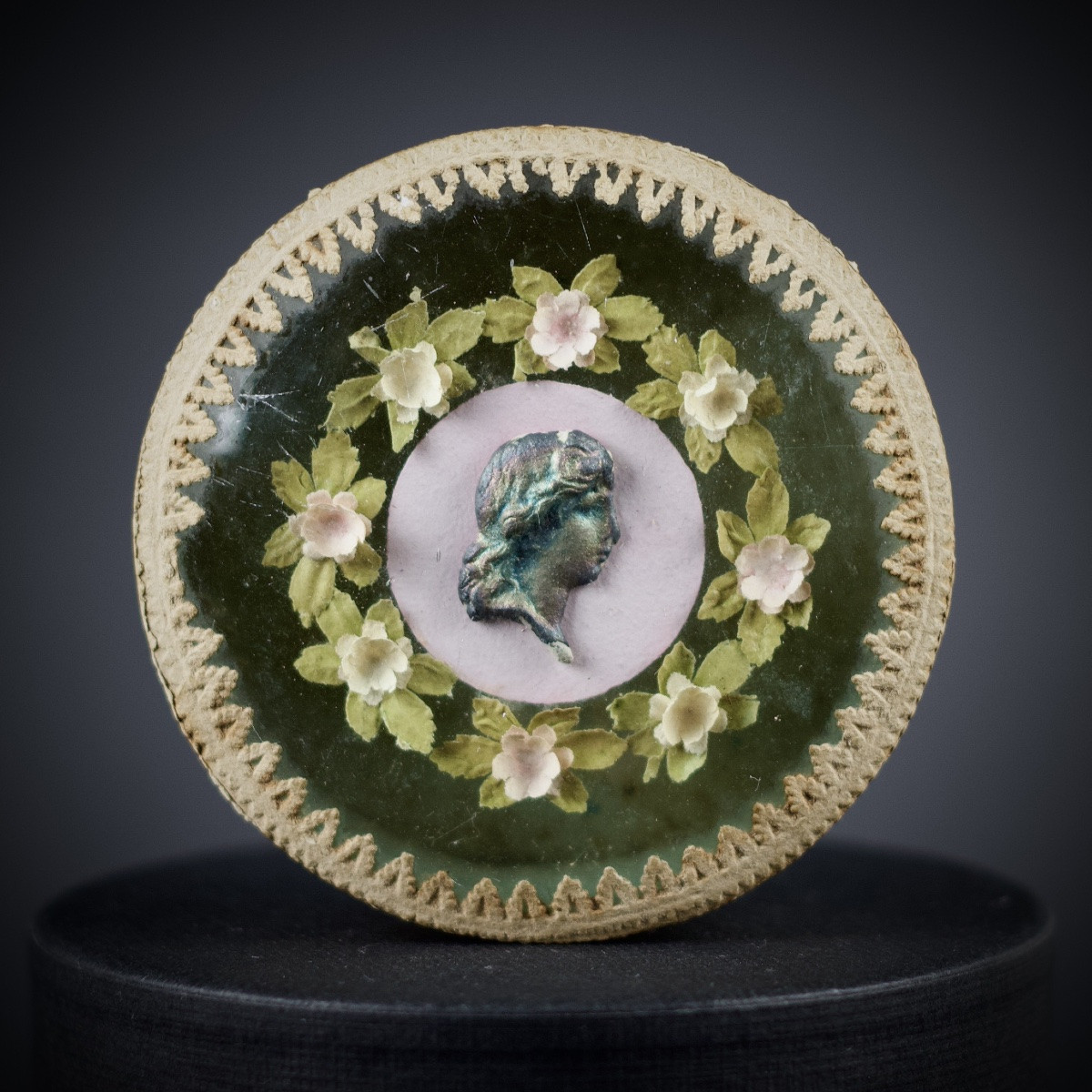 Small Lady's Box In Boiled Cardboard, Curved Glass And Artificial Flowers, 19th Century-photo-1