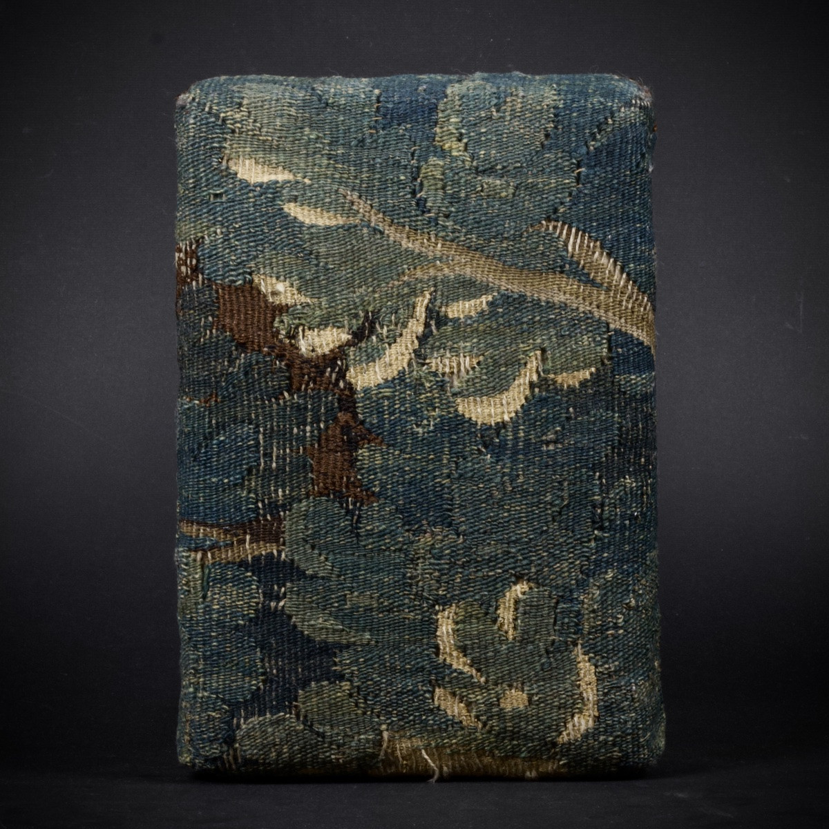 Petit repose-pieds ou tabouret, tapissé d'un fragment Aubusson, Fin XVIIIe début XIXe-photo-3
