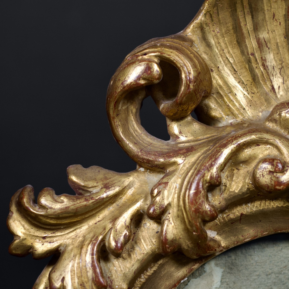 Cadre ovale en bois sculpté et doré, à feuillages, épis  et coquille, Italie ?, XVIIIe siècle-photo-6