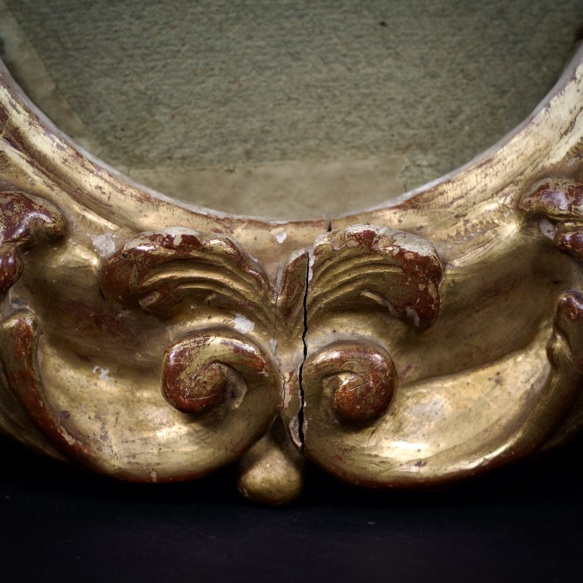 Cadre ovale en bois sculpté et doré, à feuillages, épis  et coquille, Italie ?, XVIIIe siècle-photo-7