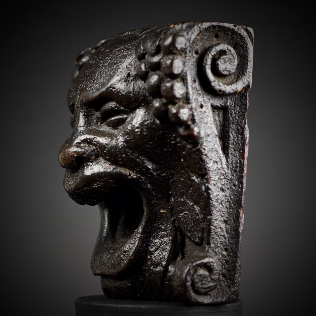 Pair Of Grotesque Masks With Dionysian Attributes In The Mannerist Style, Carved Wood-photo-3