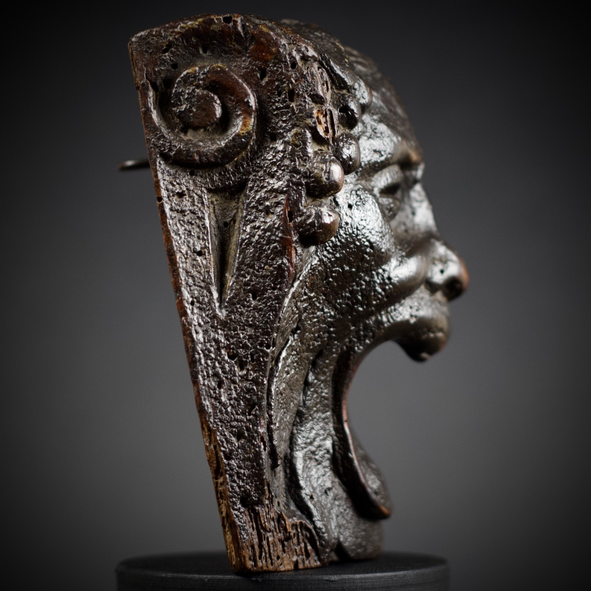 Pair Of Grotesque Masks With Dionysian Attributes In The Mannerist Style, Carved Wood-photo-7