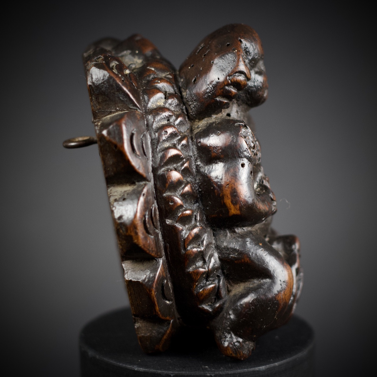 Putto Riding A Dolphin, Patinated Carved Wooden Figurine, 17th Century-photo-3