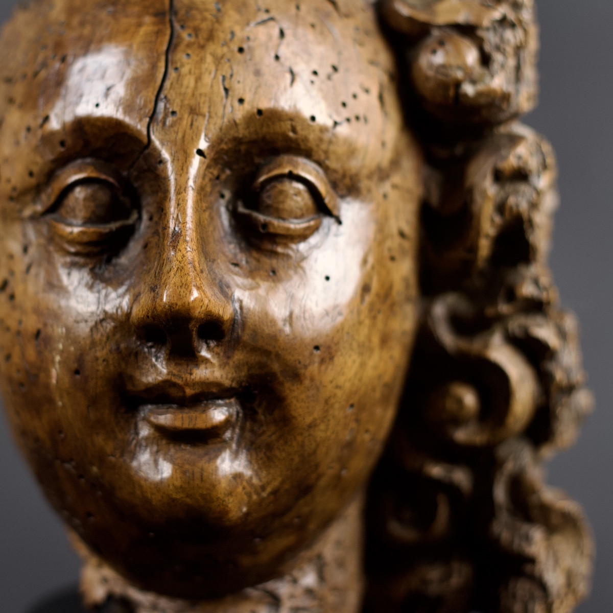 Fragment de tête d'ange baroque en bois sculpté, XVIIe siècle-photo-4