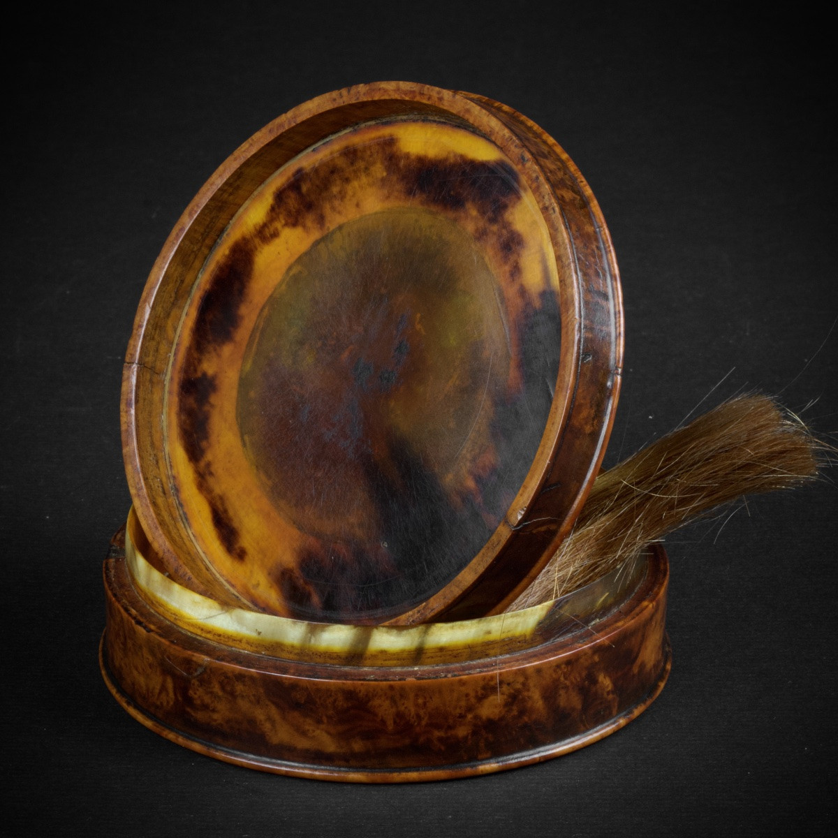 Circular Box In Burr Wood And Gilded Brass With Medal-style Portrait Of Louis XVIII, Early 19th Century-photo-5