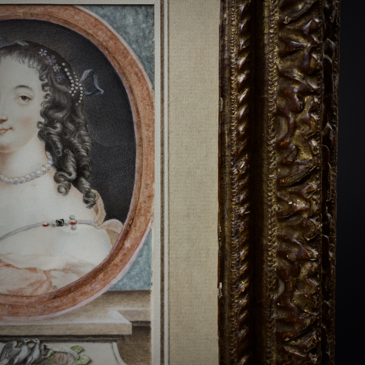 Portrait de Ninon de Lenclos, aquarelle XVIIIe et colombes de papier,  cadre époque Louis XIII -photo-5