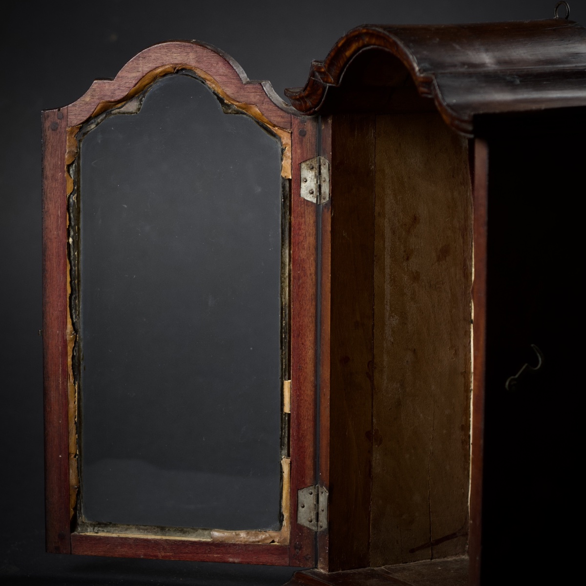 Small Wall-mounted Or Freestanding Display Cabinet With A Gendarme's Cap Design, Exotic Wood Veneer, Mid-18th Century-photo-4