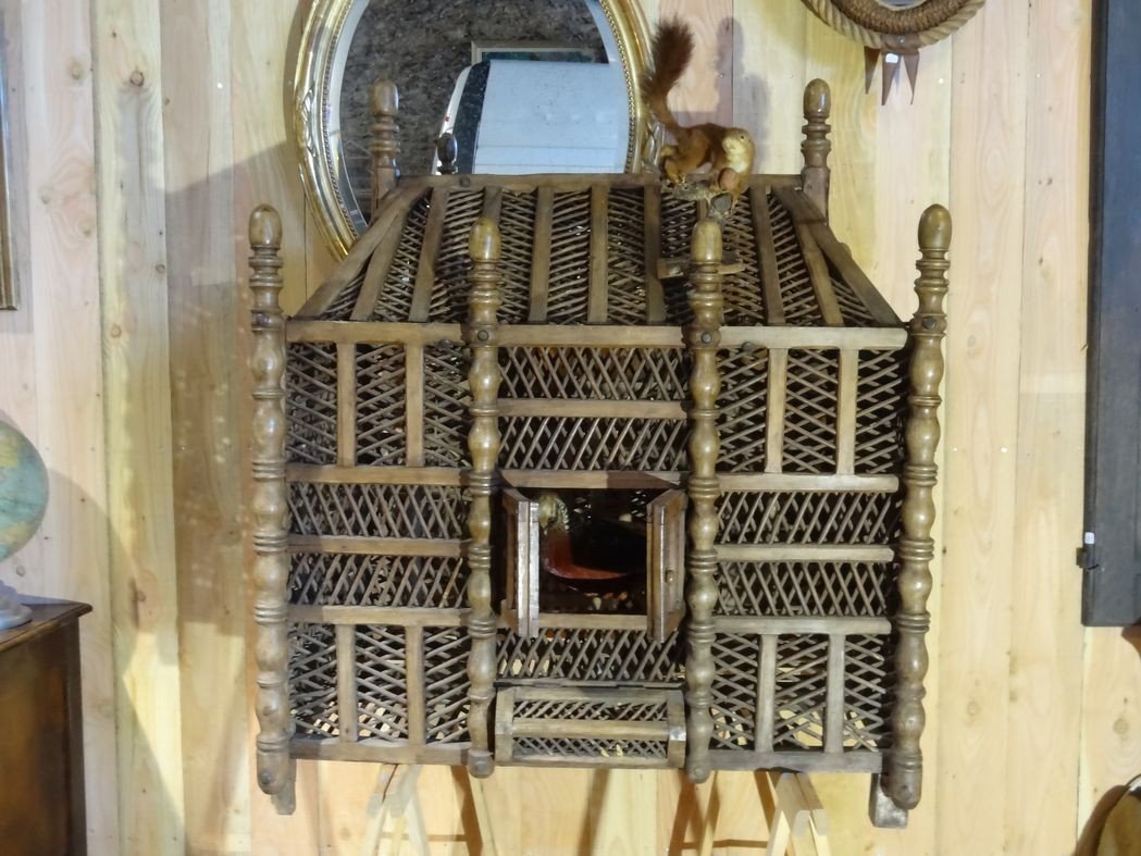 Proantic: IMPOSANTE CAGE A OISEAUX EN BOIS EPOQUE XIXEME 101 x 120 CM