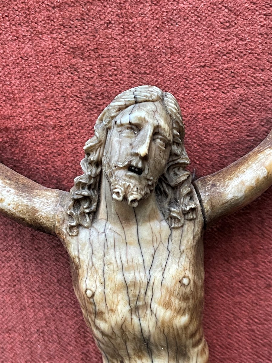 Christ en ivoire sculpté XVII/XVIIIèmes  siècle -photo-6