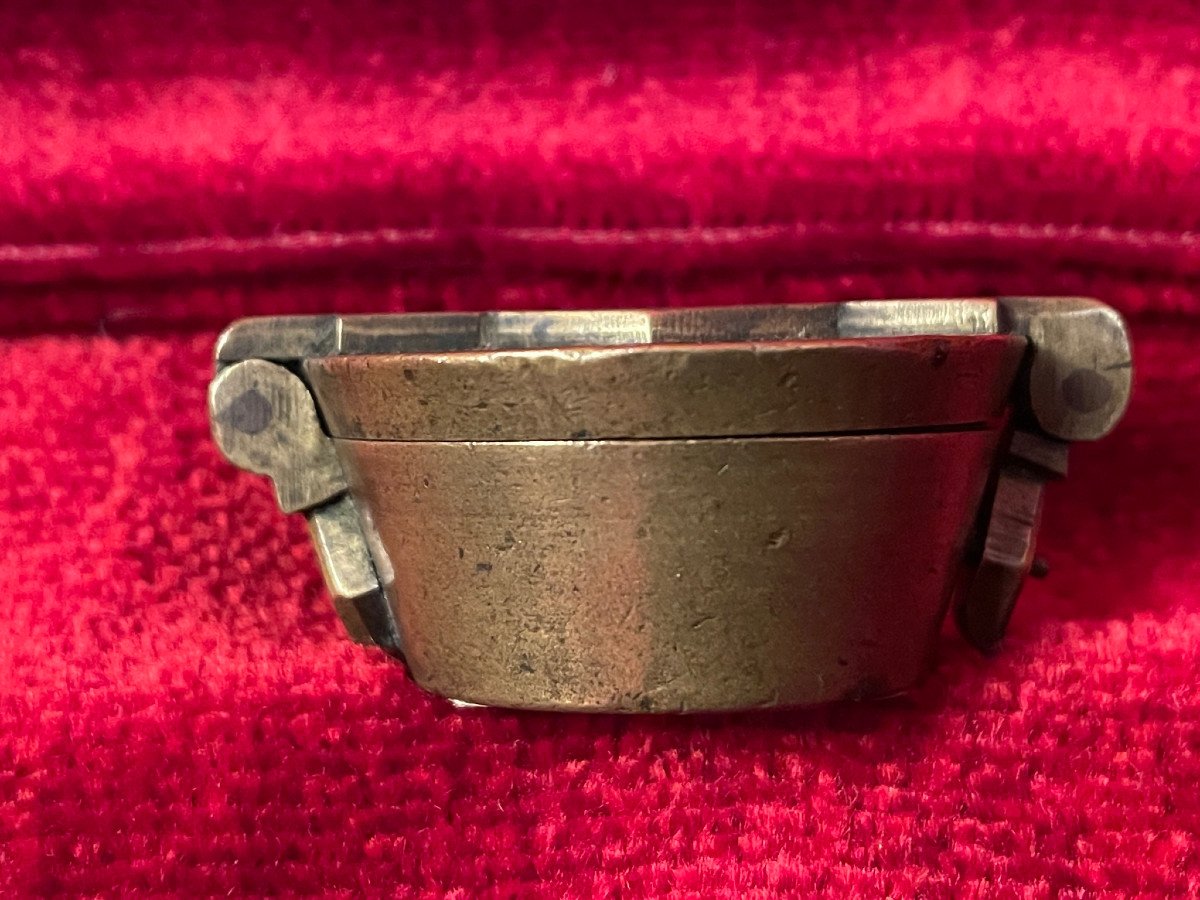 Rare Tiny Stack Of Bucket Weights Called Charlemagne, 100 G, 18th Century Bronze-photo-1