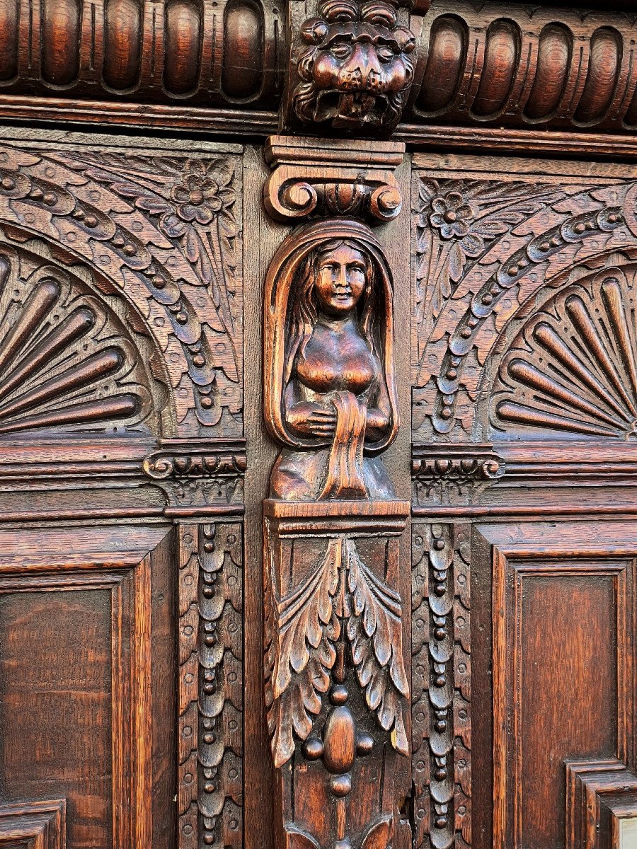 Buffet sculpté de style Renaissance orné de plaques d’ivoire : mousquetaires-photo-4