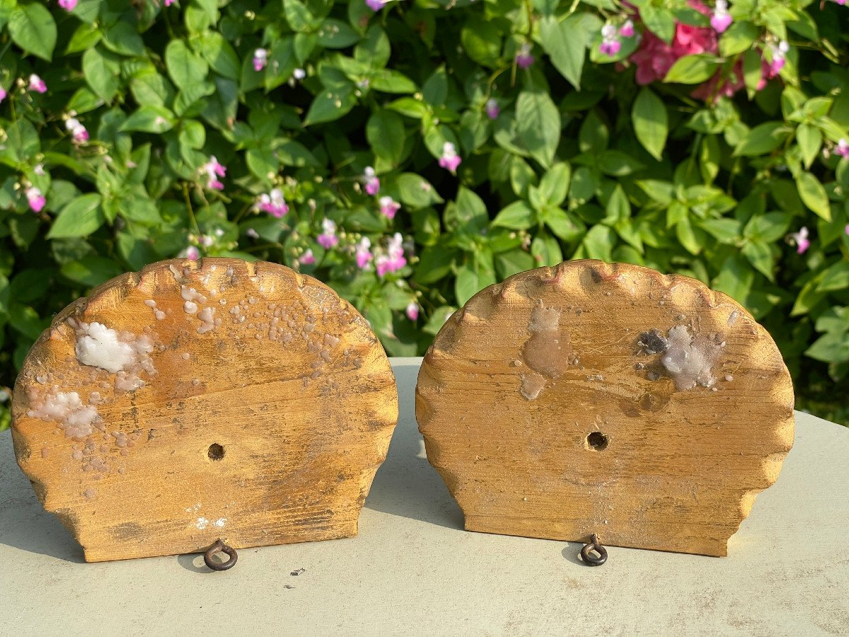 Consoles en bois doré, paire d’angelots, anges et coquille, appliques-photo-8