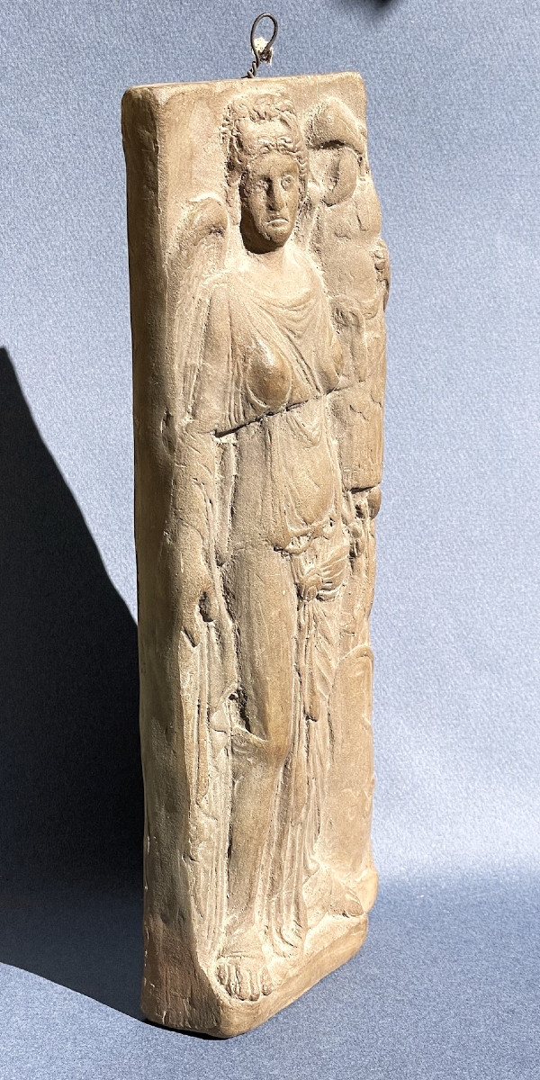 Bas-relief de la Victoire, Carthage 2ème siècle Tunisie, terre cuite début XXème