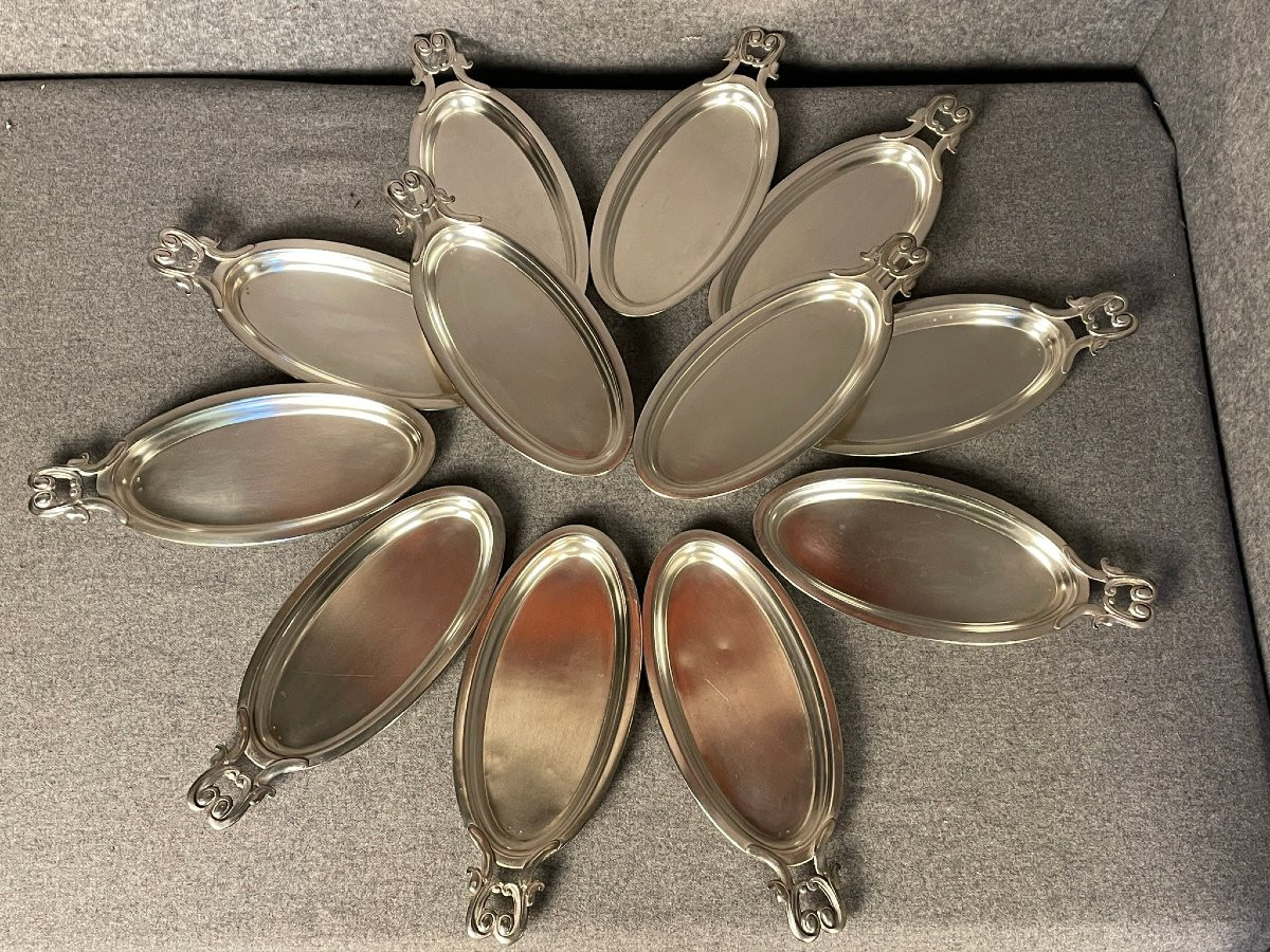 Suite de douze raviers, petits plats oblongs en métal argenté Art Déco-photo-1