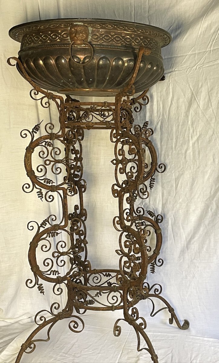 Piètement de bassin en fer forgé Italie Venise XVIIème, et vasque jardinière en cuivre-photo-2