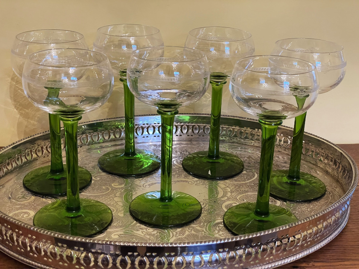 Verres à vin blanc en cristal gravé, vin d’Alsace, verre rhénan appelé « Roemer »