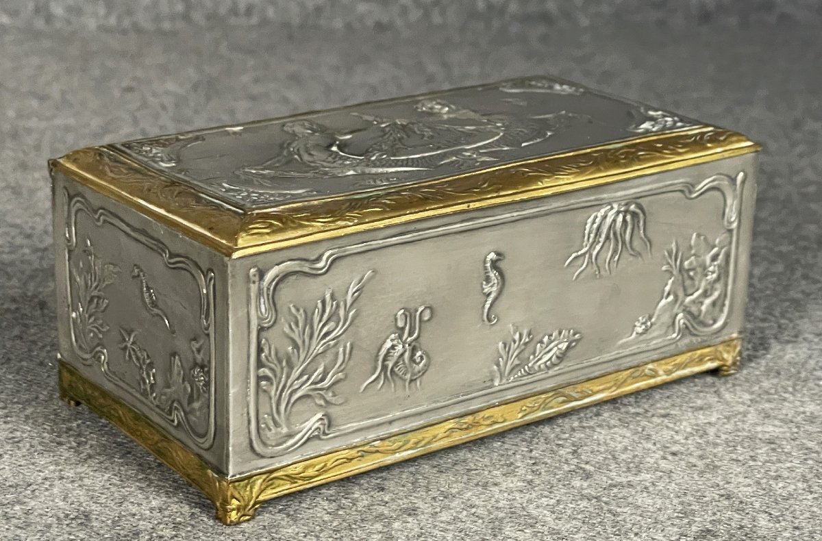 Coffret du parfum MAR DEL PLATA en métal doré et argent, signé DELETTREZ en 1910.-photo-1