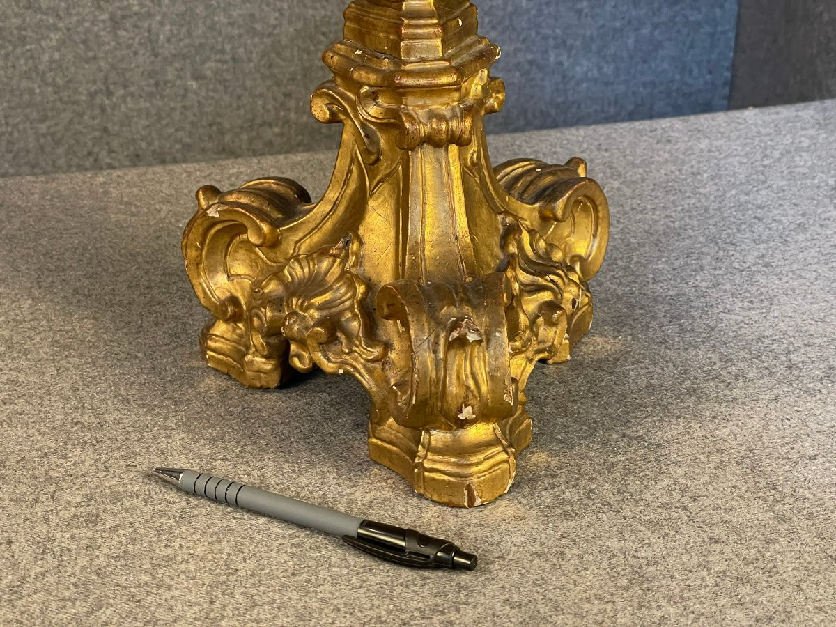 Grande torchère, pique cierge, flambeau, chandelier, en bois sculpté doré début XVIIIème siècle-photo-3