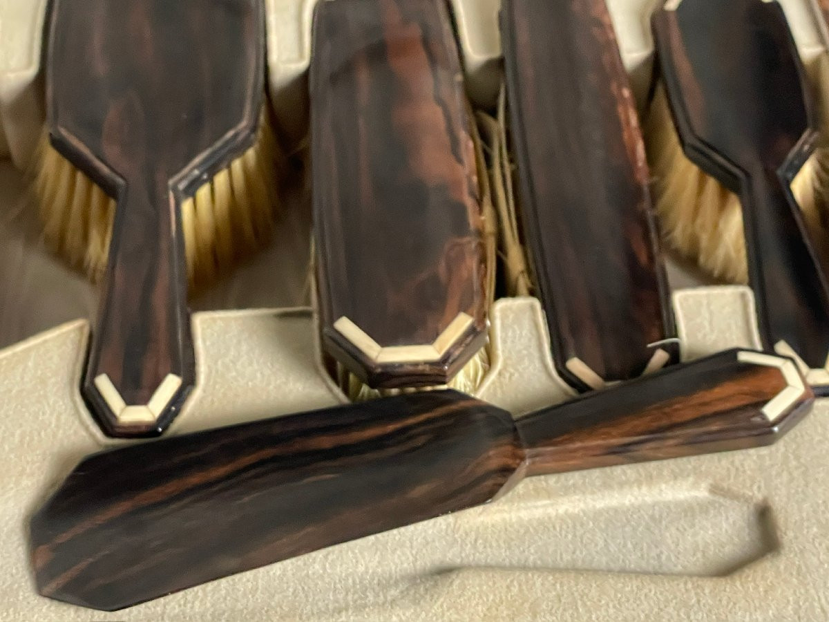 Nécessaire, ensemble de toilette en ébène de Macassar et ivoire typiquement d’époque Art Déco-photo-4