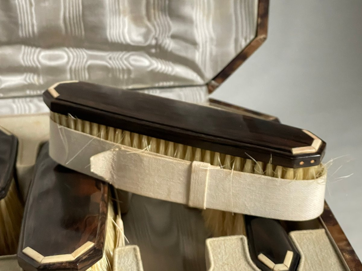 Nécessaire, ensemble de toilette en ébène de Macassar et ivoire typiquement d’époque Art Déco-photo-3
