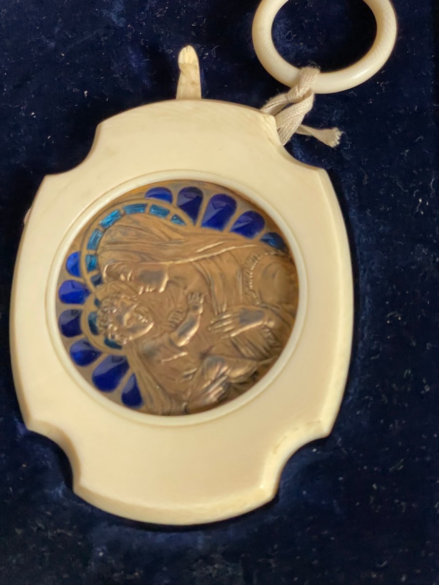Médaille en émail plique à jour et ivoire : vierge à l’enfant fin du XIXème-photo-2