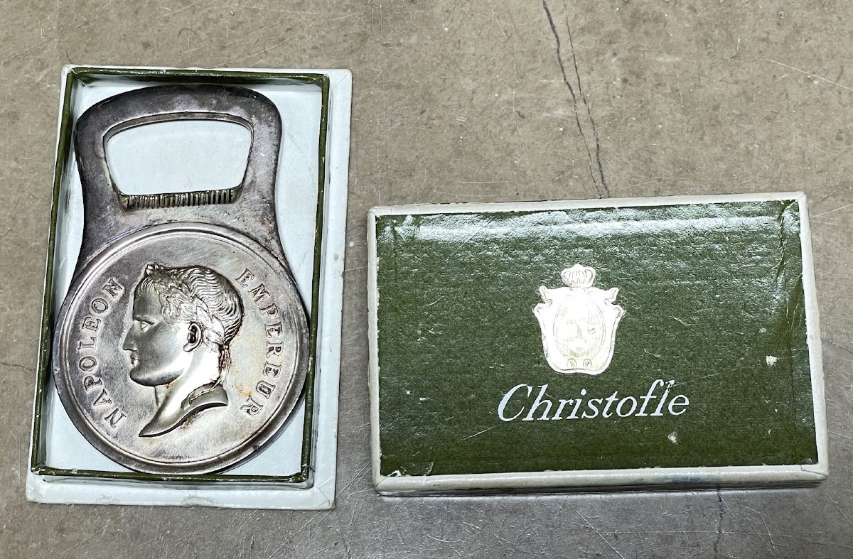 Dans son écrin Christofle : décapsuleur Napoléon 1er 