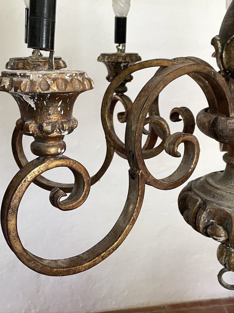 Large Eight-light Chandelier Made Of Painted Wood And Gilded Iron-photo-2