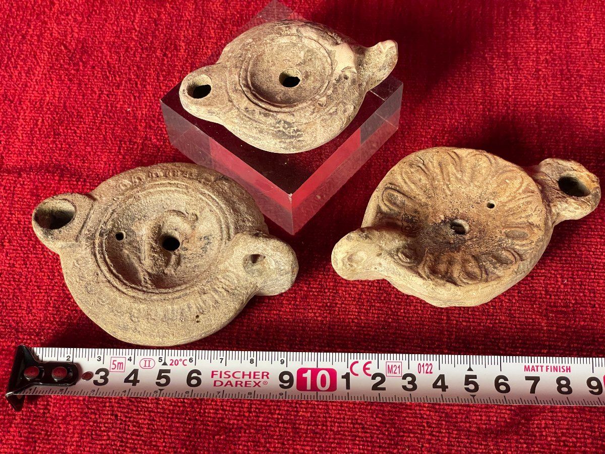 Trois lampes à huile en terre cuite Empire romain, IIᵉ–IIIᵉ siècle-photo-6