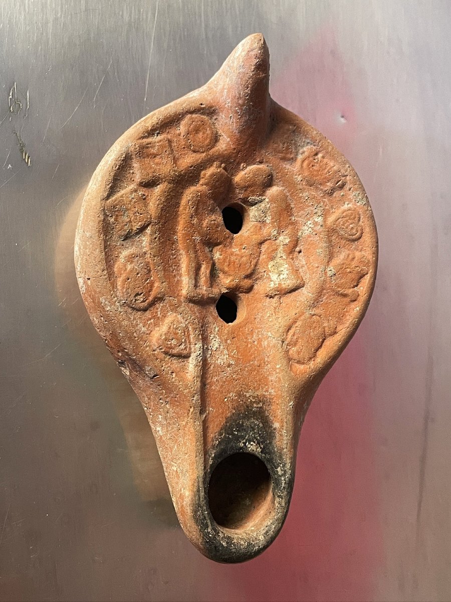 Lampe à huile en terre cuite orangée, Empire romain "Carthage" époque byzantine