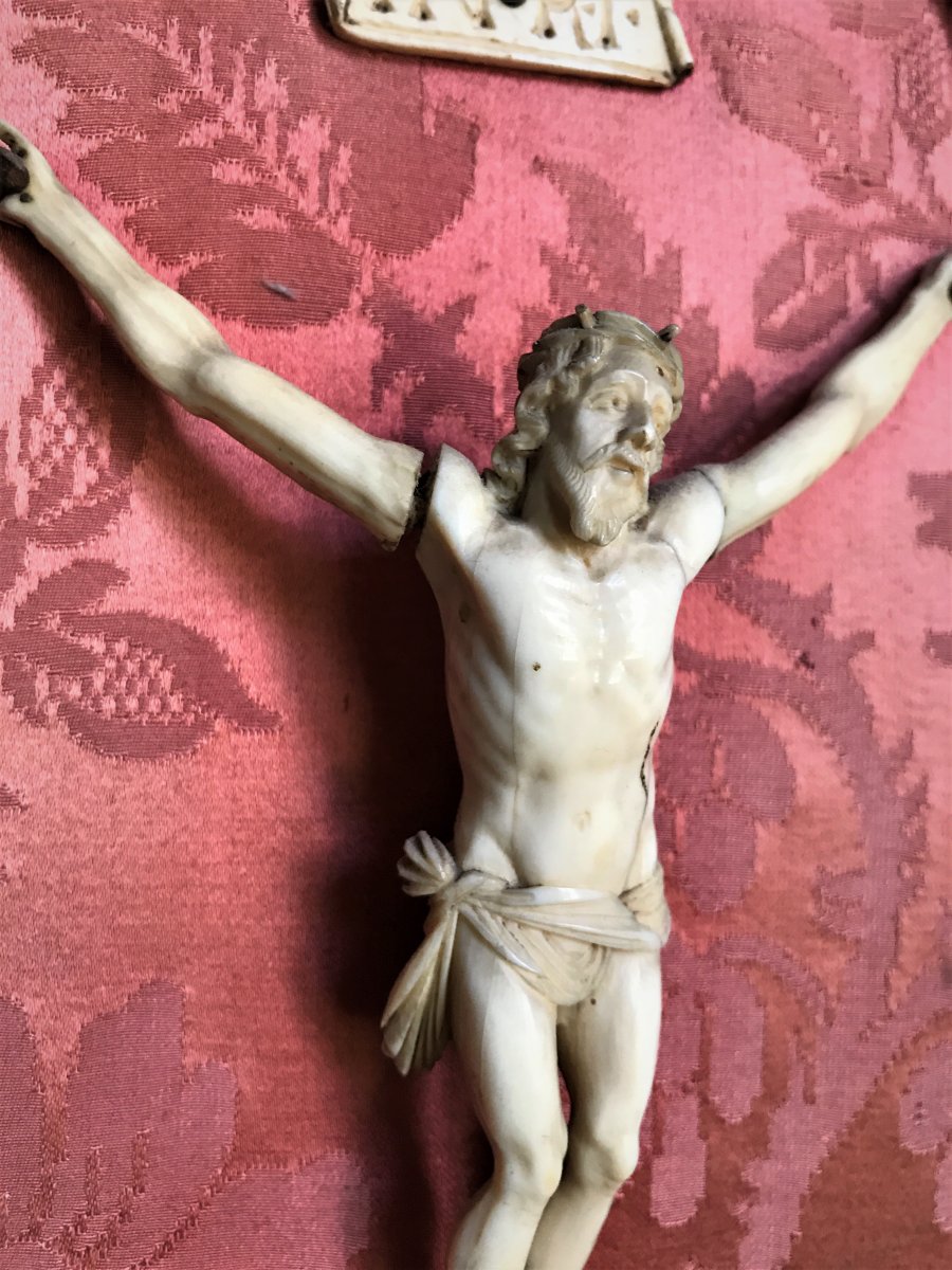Christ en ivoire finement sculpté XIXème siècle-photo-3