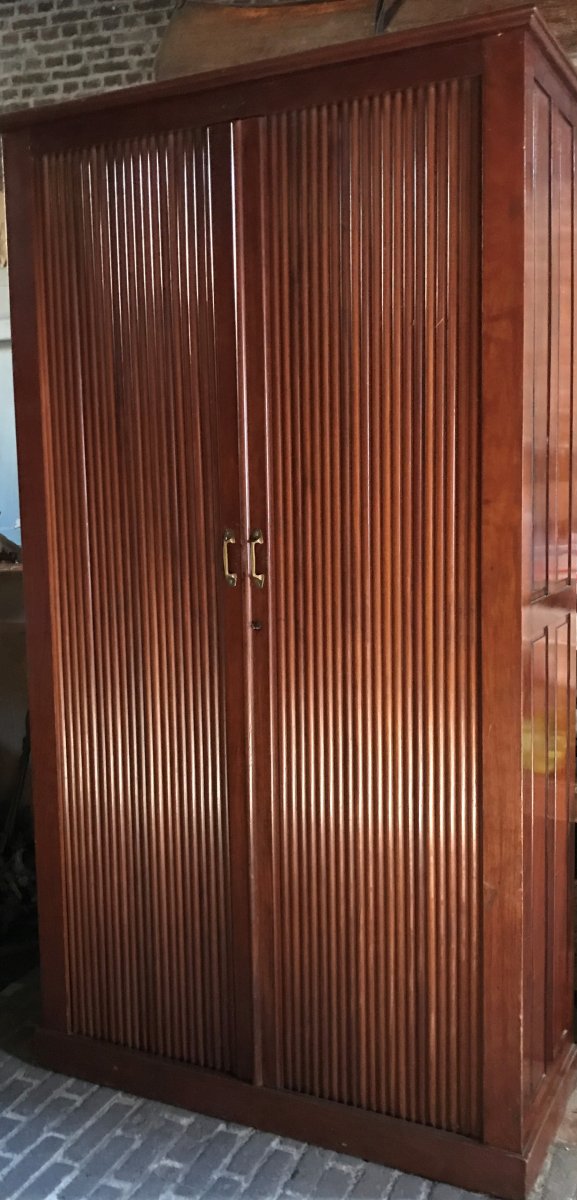 High Notary Cabinet With Mahogany Curtains, American, Australien 