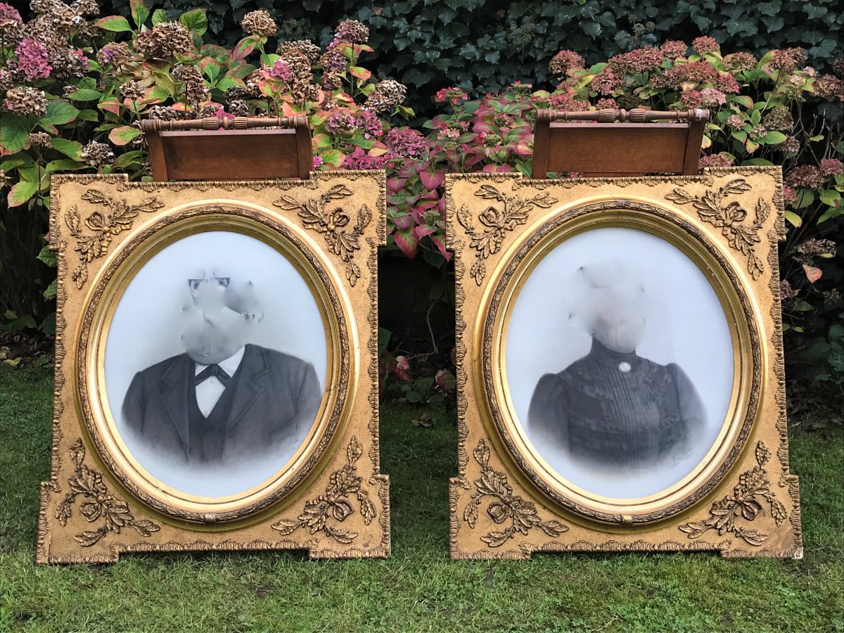 Pair Of Large Oval View Frames In Gilded Wood Napoleon III