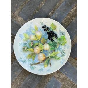 Grand plat mural en barbotine (50cm) Longchamp décor en haut relief de fruits XIXème