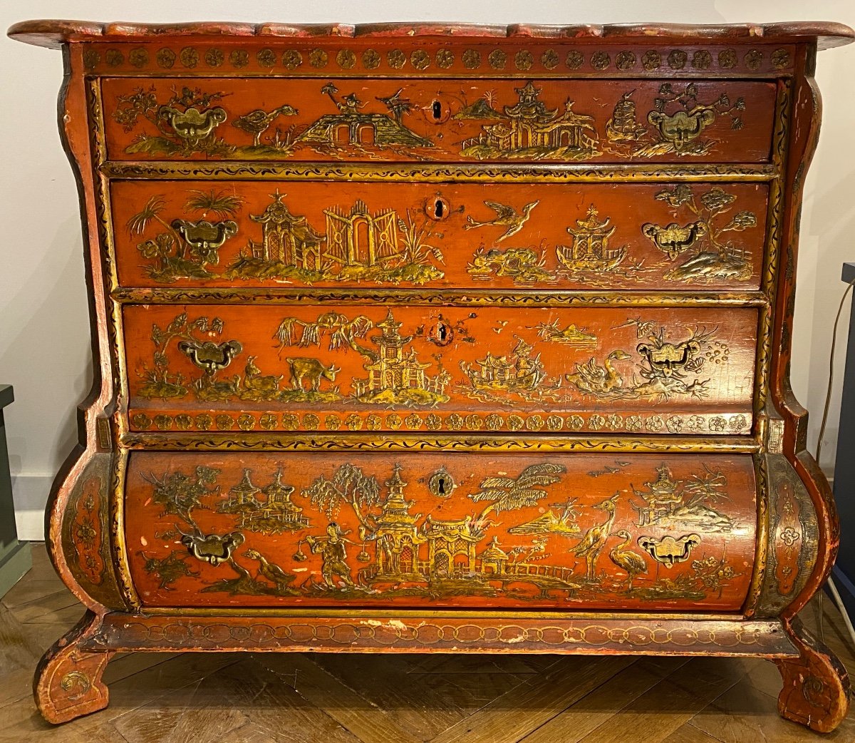 Hollande  Chest Of Drawers